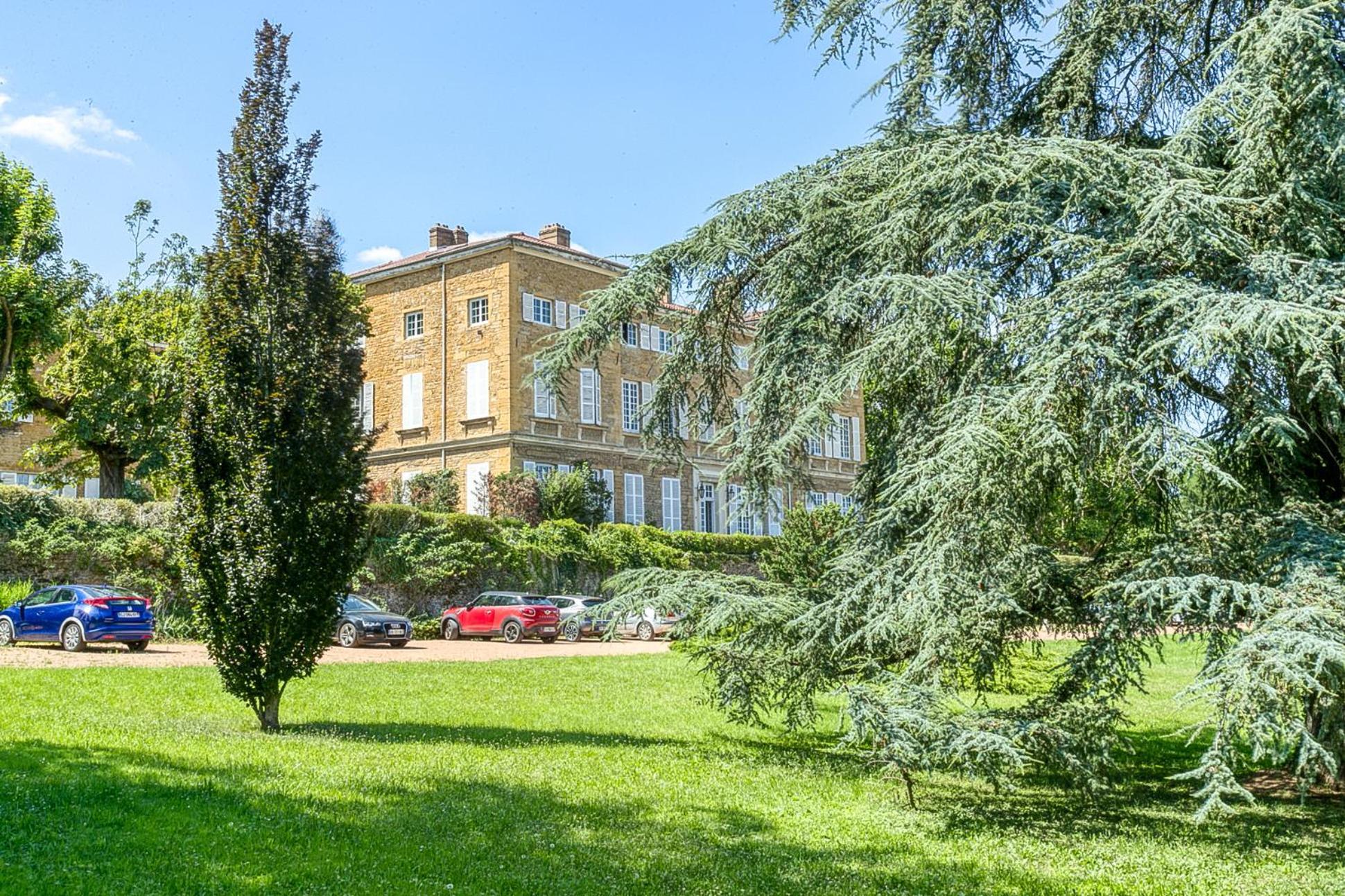 Sejourner Au Chateau De La Roue Grand Appartement Lissieu Zewnętrze zdjęcie